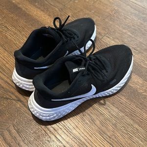 Women’s Black Nike Shoes